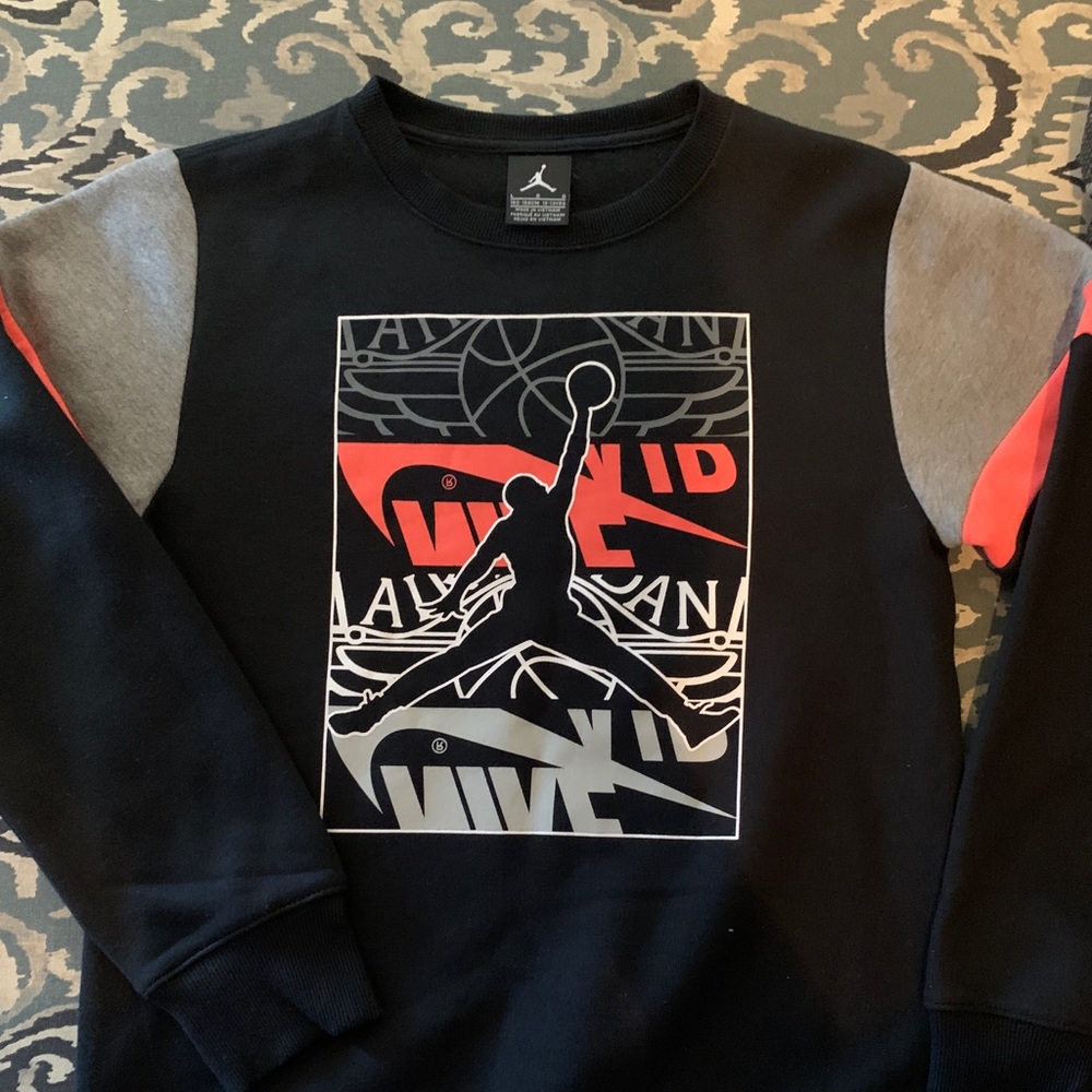 Long sleeve Boys sweat shirt